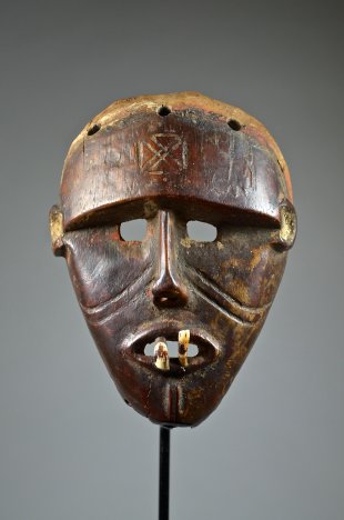 CHOKWE HUNDU MASK