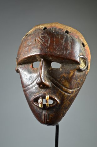 CHOKWE HUNDU MASK