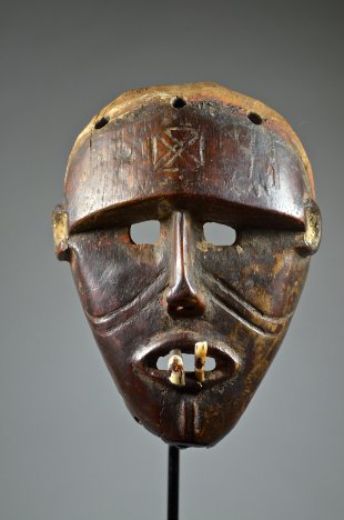 CHOKWE HUNDU MASK