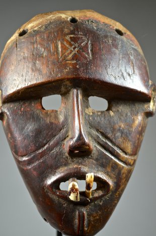 CHOKWE HUNDU MASK