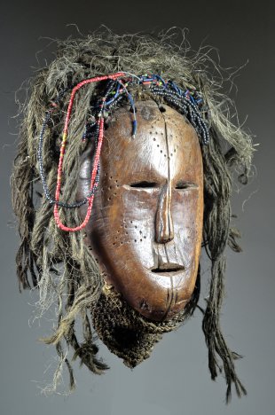 LUVALE / LUCHAZI LWENA MASK